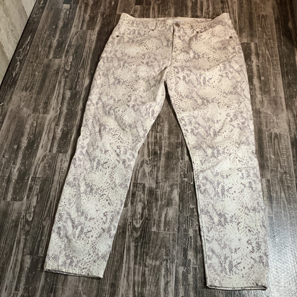 LOFT Skinny Jeans in Cream with Taupe Snake Print - 8 - Picture 2 of 10